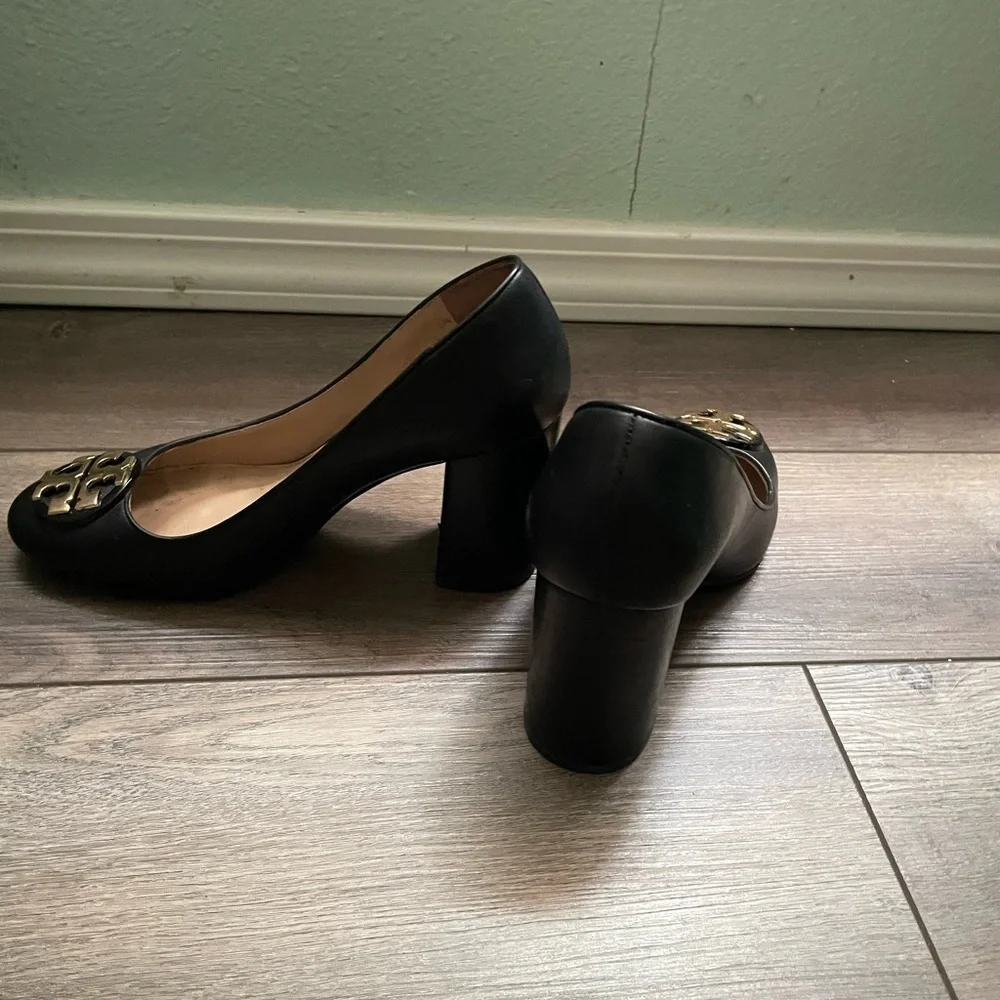 COPY - Authentic Tory Burch With Gold Logo